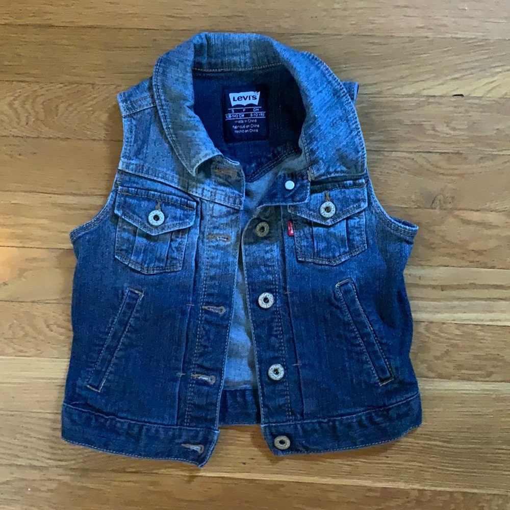 Ombré wash Levi’s denim vest